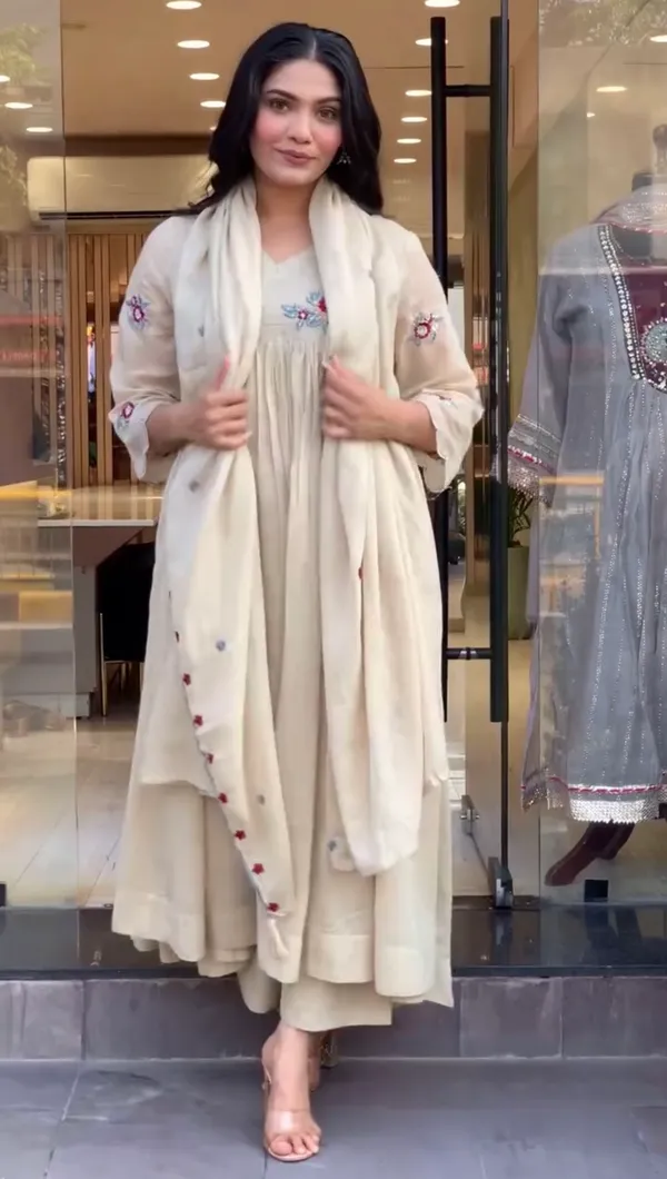 Cream_Embroidered_Anarkali_Kurta_Set_for_Women