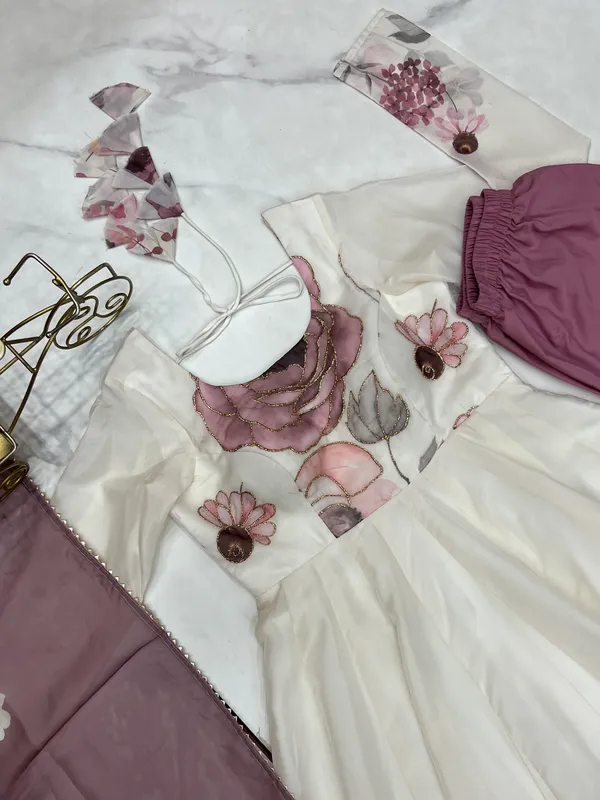 White_Floral_Print_Kurta_Set_With_Purple_Dupatta_for_Women