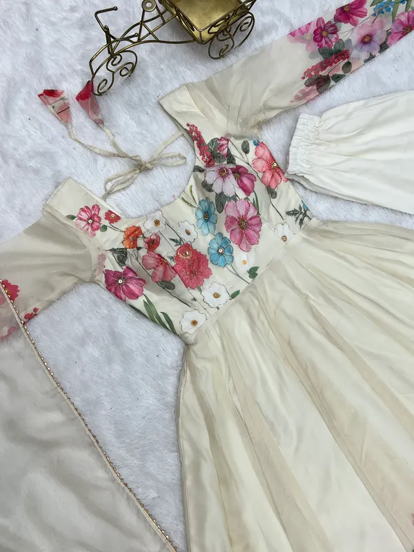 Cream_Floral_Embroidered_Organza_Anarkali_Suit_for_Women