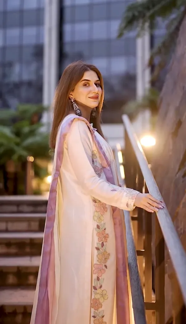 Cream_Embroidered_Ethnic_Suit_Set_for_Women