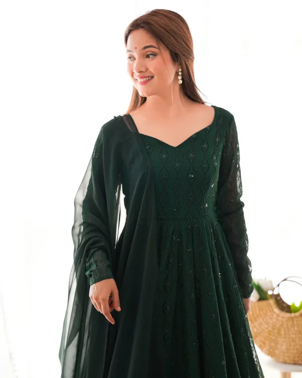 Green_Embroidered_Lehenga_Choli_Set_for_Women