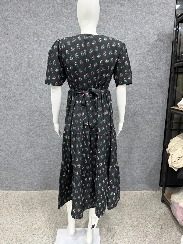 Black_Floral_Print_Fit_And_Flare_Dress_for_Women