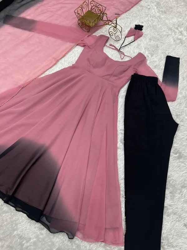 Pink_Ombre_Saree_With_Contrast_Border_for_Women