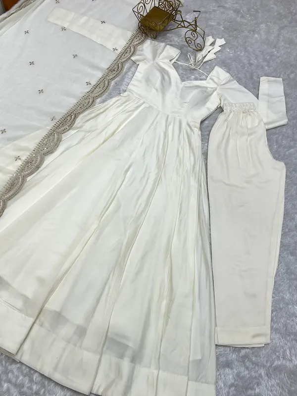 White_Anarkali_Suit_Set_With_Embellished_Dupatta_for_Women