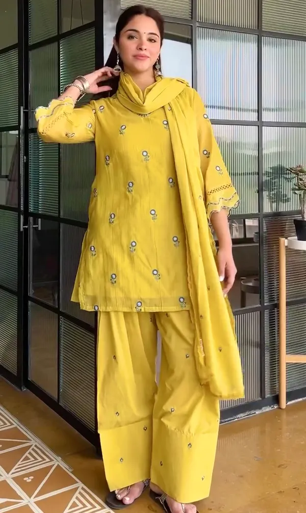 Yellow_Embroidered_Straight_Kurta_Set_for_Women