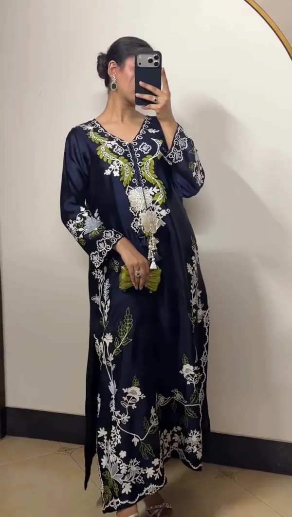 Navy_Embroidered_Kurta_Set_for_Women