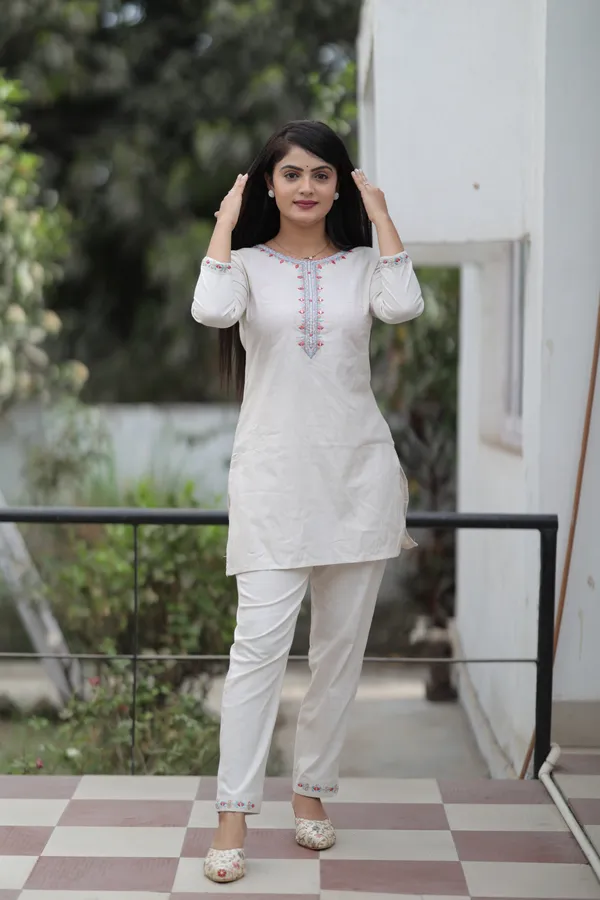 White_Embroidered_Kurta_Set_for_Women