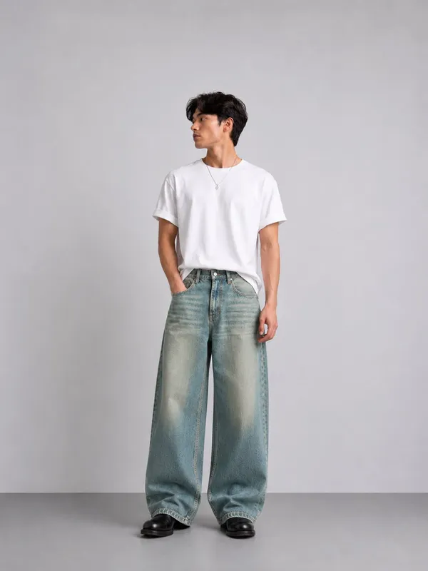 Straight_fit_jeans_(ice_blue)