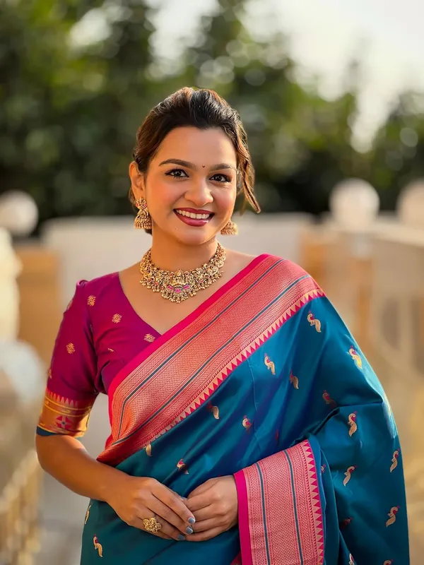 Women_Lichi_Silk_Kanjivaram_Saree_With_Unstitched_Blouse_Piece