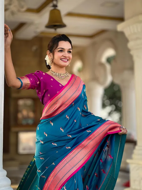 Women_Lichi_Silk_Kanjivaram_Saree_With_Unstitched_Blouse_Piece