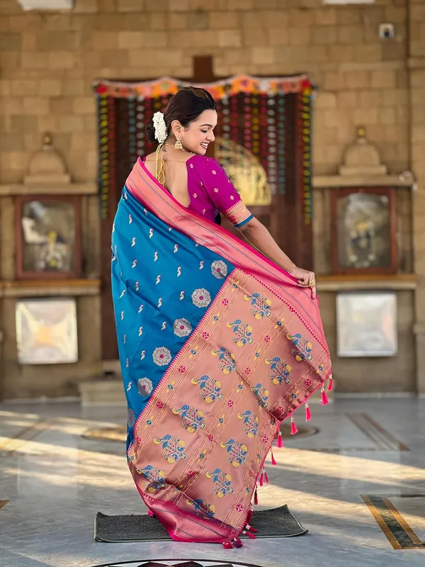 Women_Lichi_Silk_Kanjivaram_Saree_With_Unstitched_Blouse_Piece