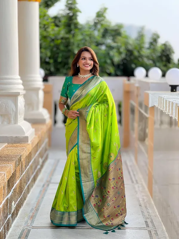 Women_Paithani_Lichi_Silk_Kanjivaram_Saree_With_Unstitched_Blouse_Piece