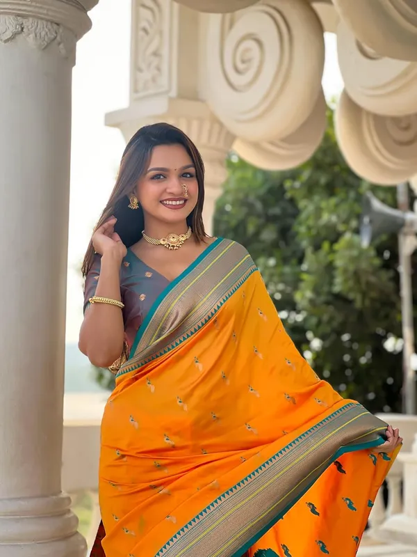 Women_Paithani_Lichi_Silk_Kanjivaram_Saree_With_Unstitched_Blouse_Piece