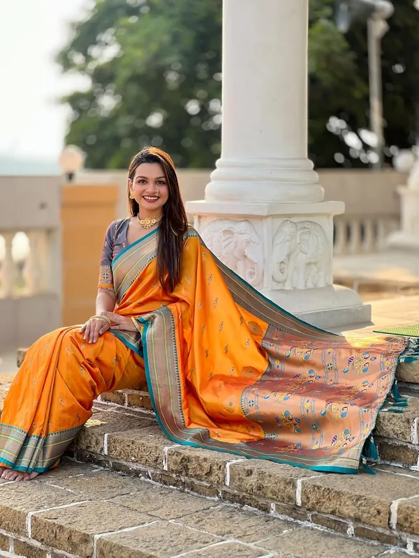 Women_Paithani_Lichi_Silk_Kanjivaram_Saree_With_Unstitched_Blouse_Piece
