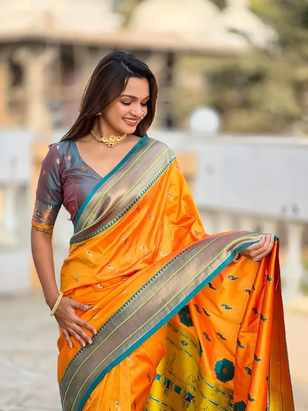 Women_Paithani_Lichi_Silk_Kanjivaram_Saree_With_Unstitched_Blouse_Piece