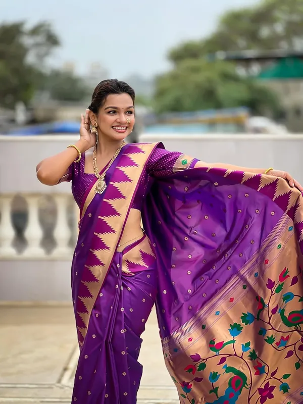 WoMensilk_Blend_Paithani_Saree_With_Unstitched_Blouse_Piece