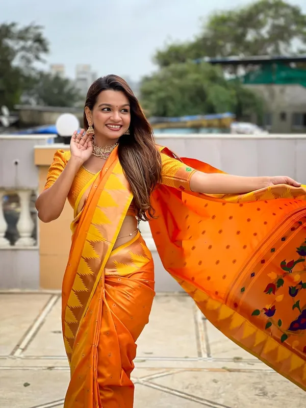 WoMensilk_Blend_Paithani_Saree_With_Unstitched_Blouse_Piece