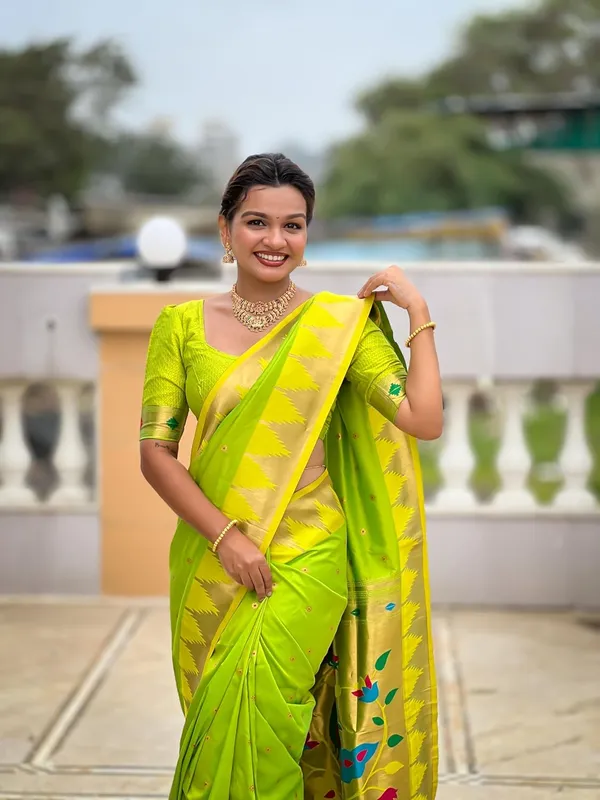 WoMensilk_Blend_Paithani_Saree_With_Unstitched_Blouse_Piece