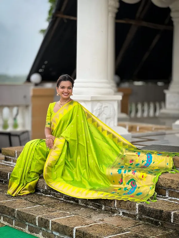 WoMensilk_Blend_Paithani_Saree_With_Unstitched_Blouse_Piece