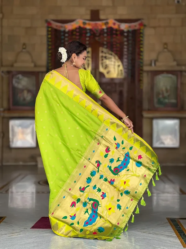 WoMensilk_Blend_Paithani_Saree_With_Unstitched_Blouse_Piece