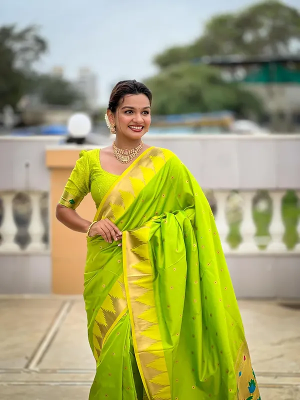WoMensilk_Blend_Paithani_Saree_With_Unstitched_Blouse_Piece