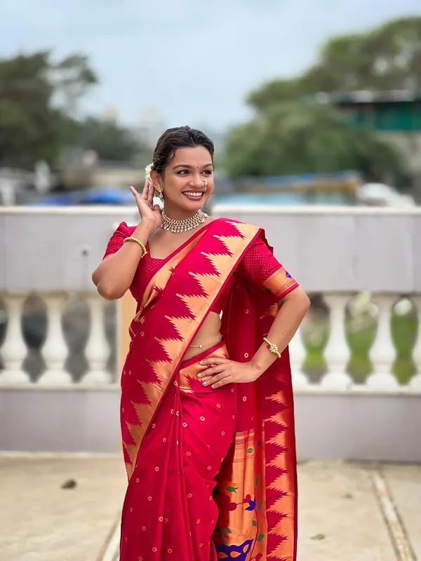 WoMensilk_Blend_Paithani_Saree_With_Unstitched_Blouse_Piece