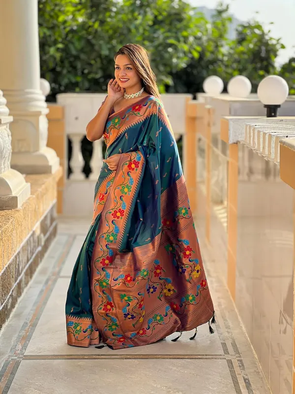 Women_Kanjivaram_Paithani_Silk_Saree_With_Blouse_Piece
