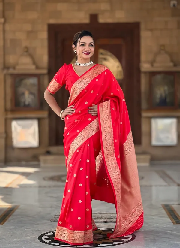 Women_Lichi_Silk_Kanjivaram_Saree_With_Blouse_Piece