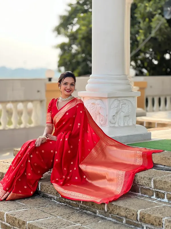 Women_Lichi_Silk_Kanjivaram_Saree_With_Blouse_Piece