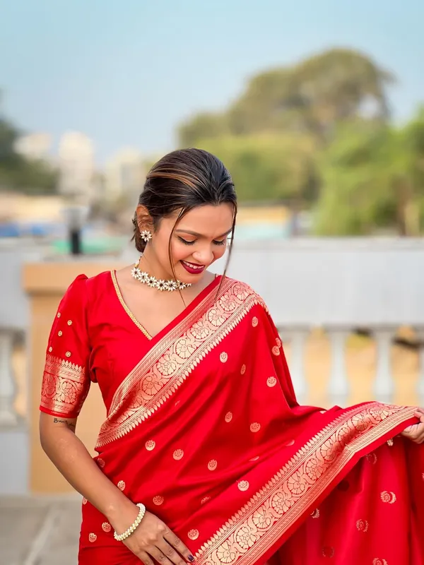 Women_Lichi_Silk_Kanjivaram_Saree_With_Blouse_Piece