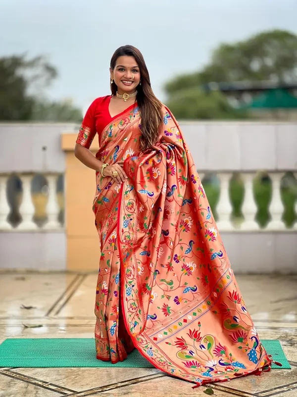 Women_Kanjivaram_Silk_Saree_With_Blouse_Piece