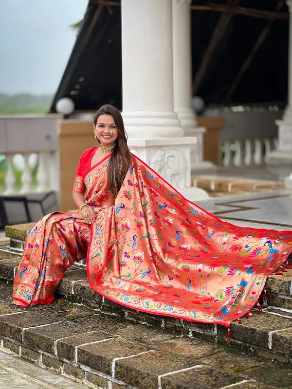 Women_Kanjivaram_Silk_Saree_With_Blouse_Piece