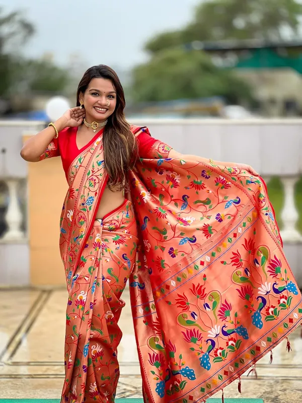 Women_Kanjivaram_Silk_Saree_With_Blouse_Piece