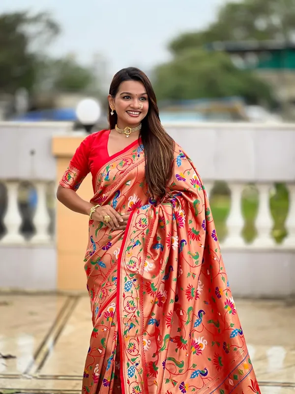 Women_Kanjivaram_Silk_Saree_With_Blouse_Piece