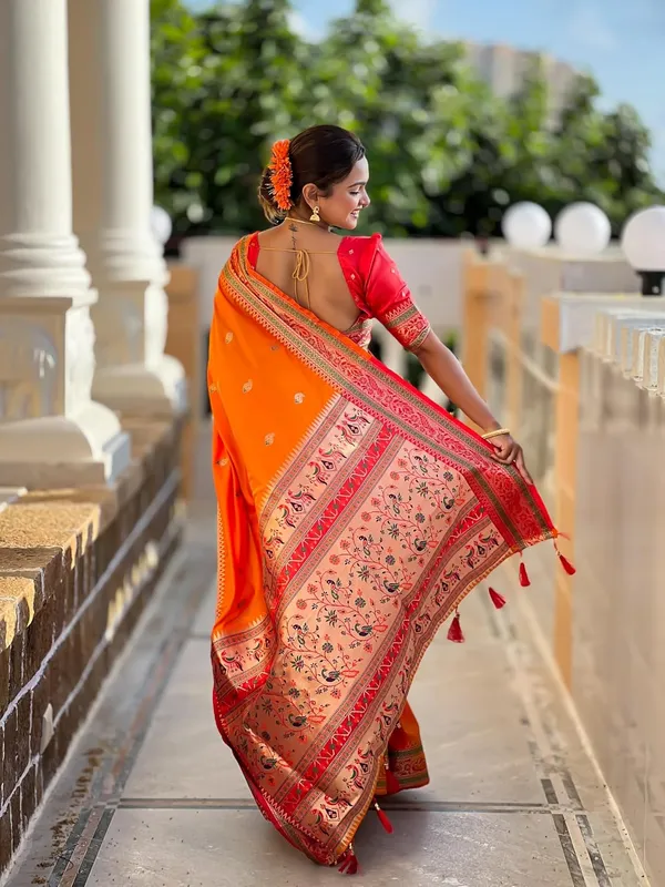 WoMensilk_Saree_With_Blouse_Piece