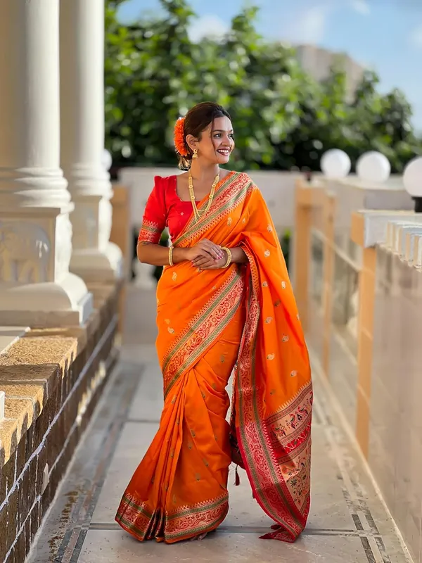 WoMensilk_Saree_With_Blouse_Piece