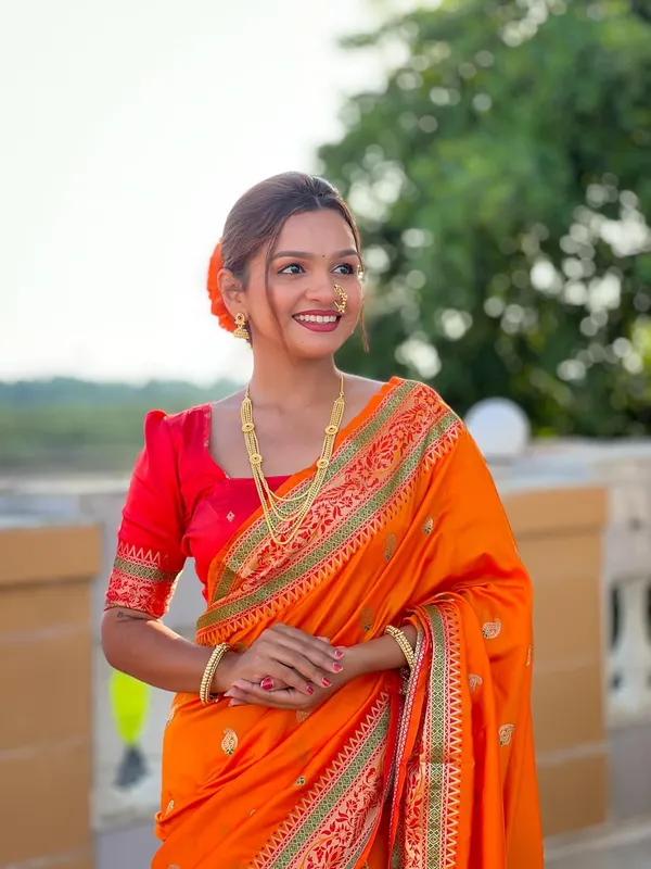 WoMensilk_Saree_With_Blouse_Piece