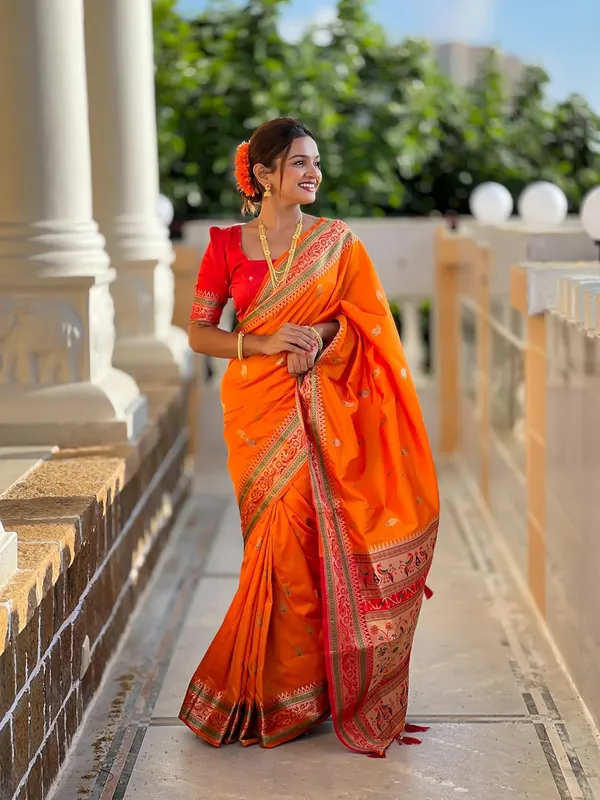 WoMensilk_Saree_With_Blouse_Piece