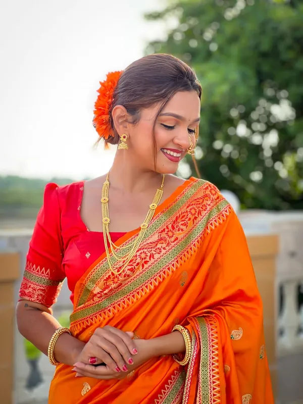 WoMensilk_Saree_With_Blouse_Piece