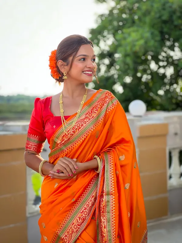 WoMensilk_Saree_With_Blouse_Piece