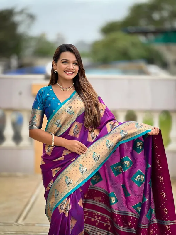 Banarasi_Silk_Blend_Woven_Saree_With_Blouse_Piece