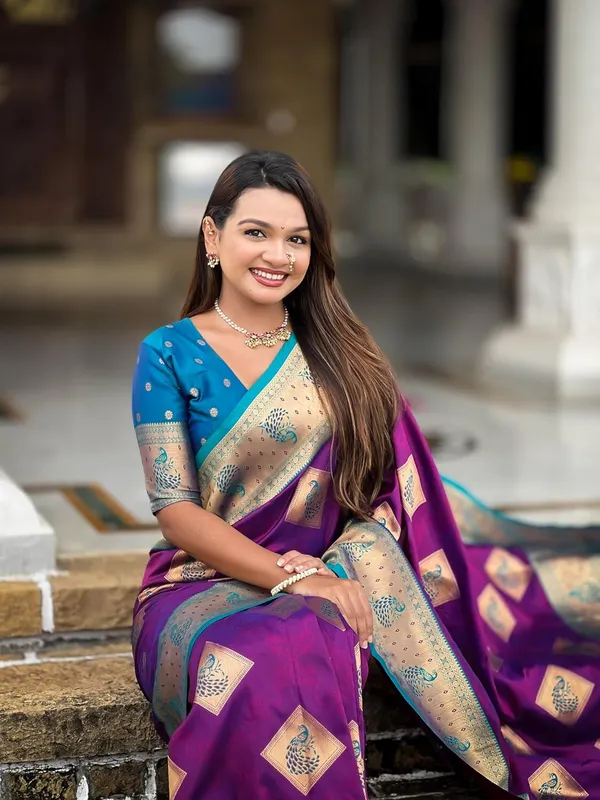 Banarasi_Silk_Blend_Woven_Saree_With_Blouse_Piece