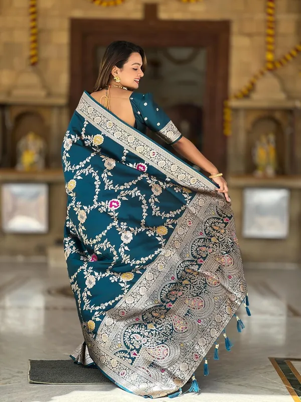 Kanjivaram_Silk_Saree_With_Blouse_Piece