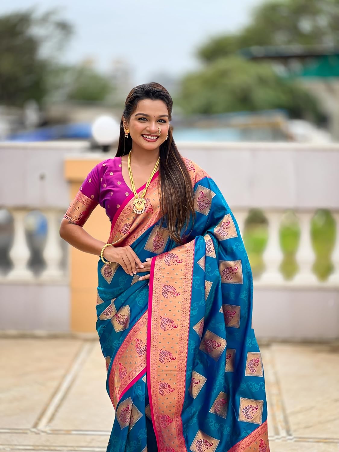 Banarasi_Silk_Blend_Woven_Saree_With_Blouse_Piece