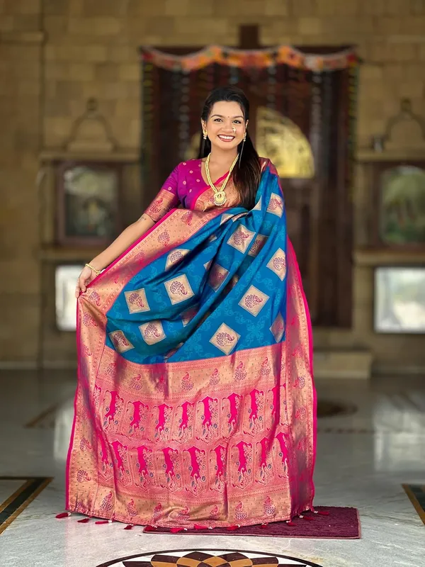 Banarasi_Silk_Blend_Woven_Saree_With_Blouse_Piece