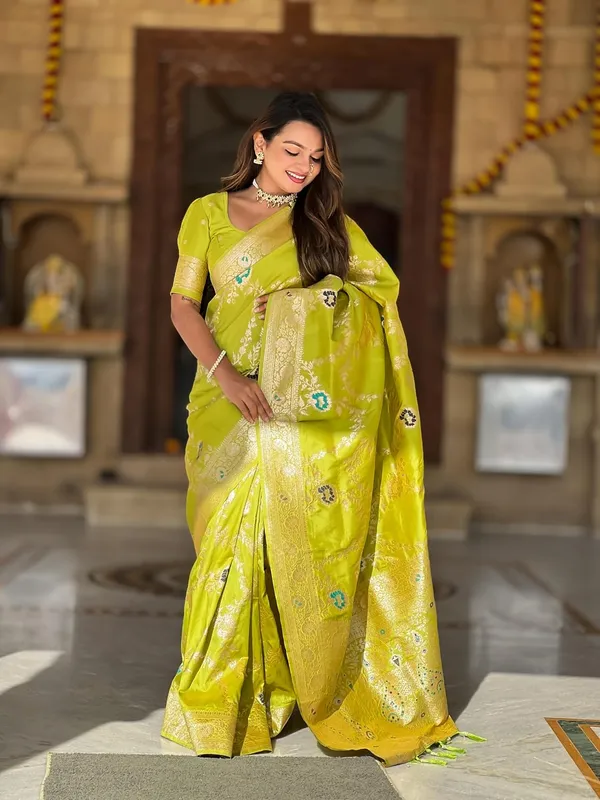 Kanjivaram_Silk_Saree_With_Blouse_Piece
