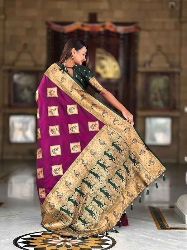 Banarasi_Silk_Blend_Woven_Saree_With_Blouse_Piece
