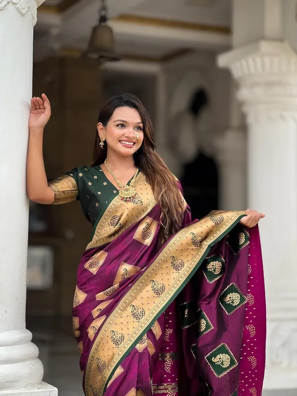 Banarasi_Silk_Blend_Woven_Saree_With_Blouse_Piece