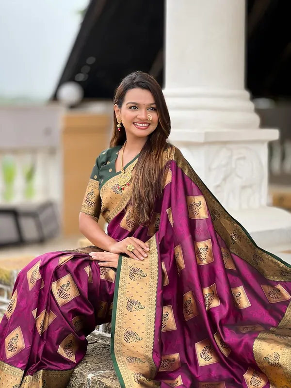 Banarasi_Silk_Blend_Woven_Saree_With_Blouse_Piece