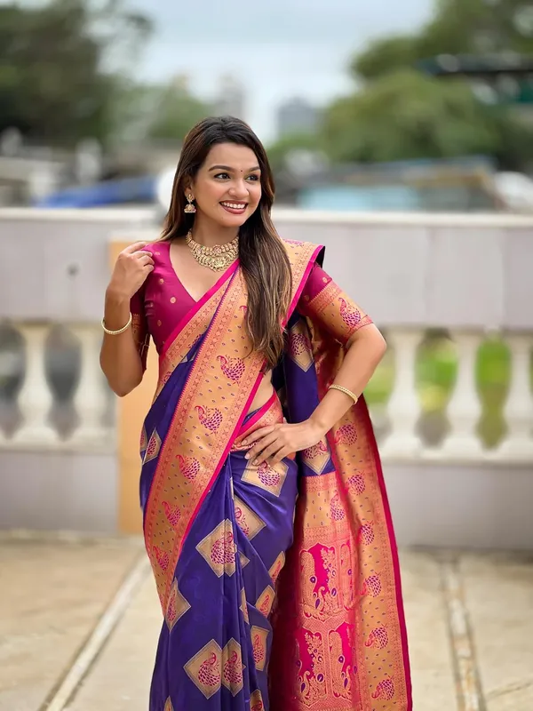 Banarasi_Silk_Blend_Woven_Saree_With_Blouse_Piece